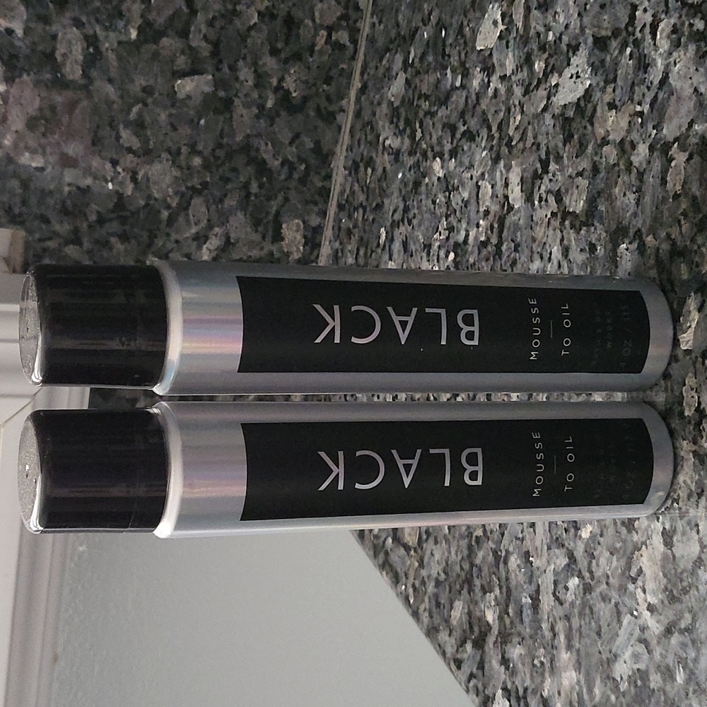 RARE Bath & Body Works Cosmic Black Mousse to Oil Moisturizer PRICE FIRM